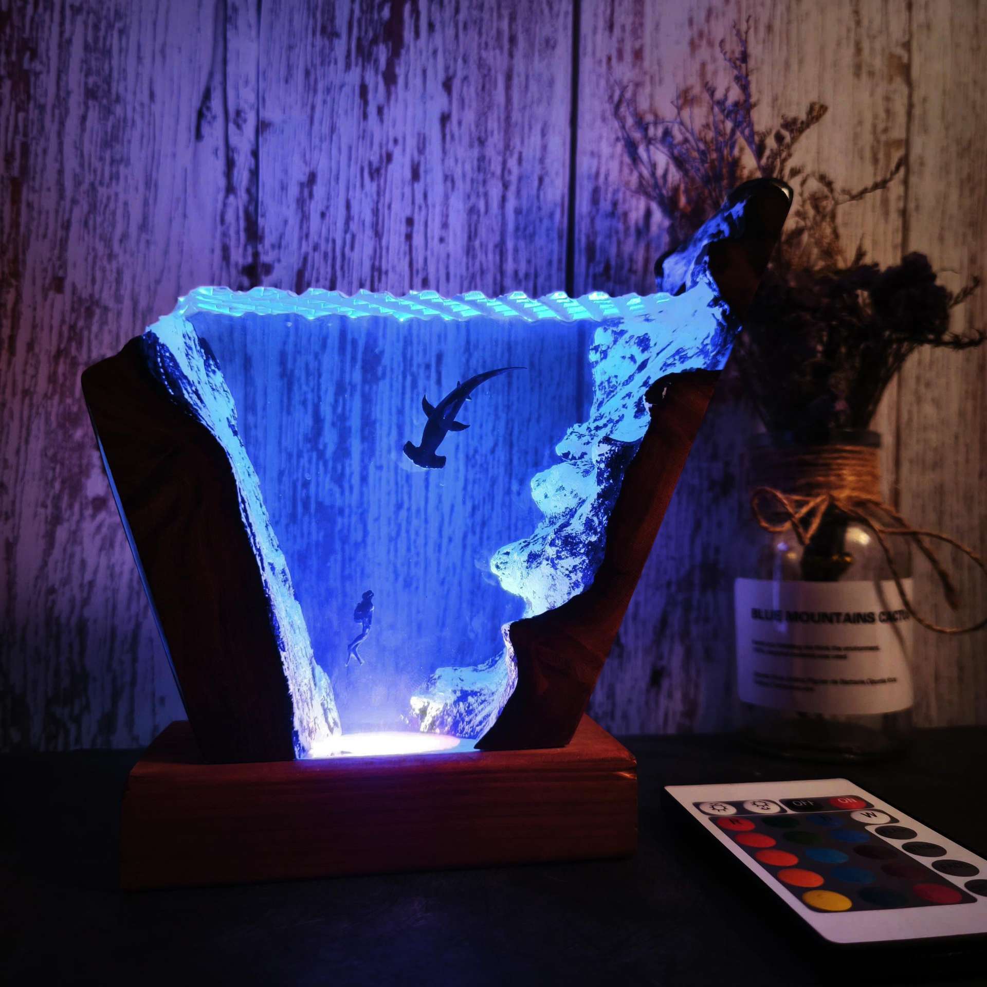 Resin Art Wedding Gift - 6 * 4-inch Ocean Series Diver